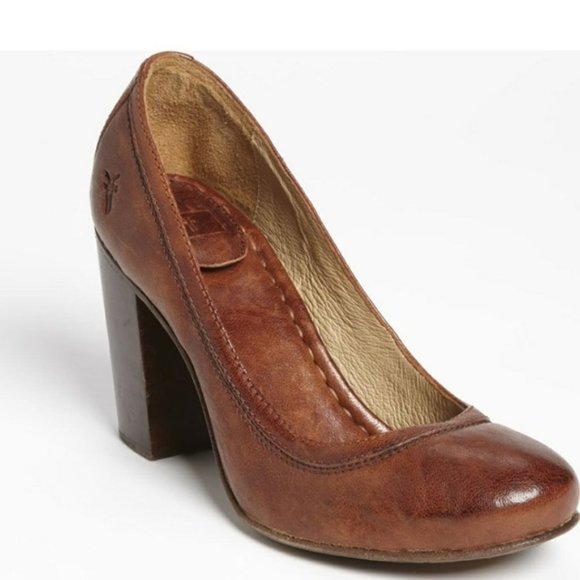 Frye Shoes - Frye Carson Distress Leather Block Heel Pump